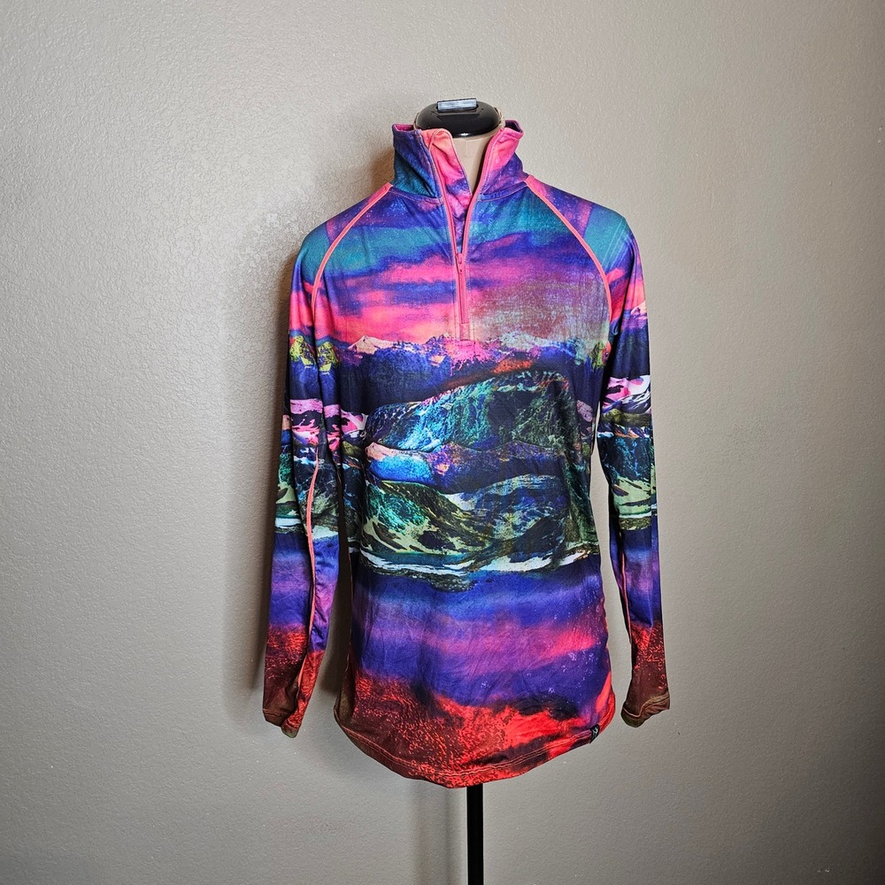 Neve Large Northern Lights Mountain Landscape Print 1/4 Zip Base Layer Topl